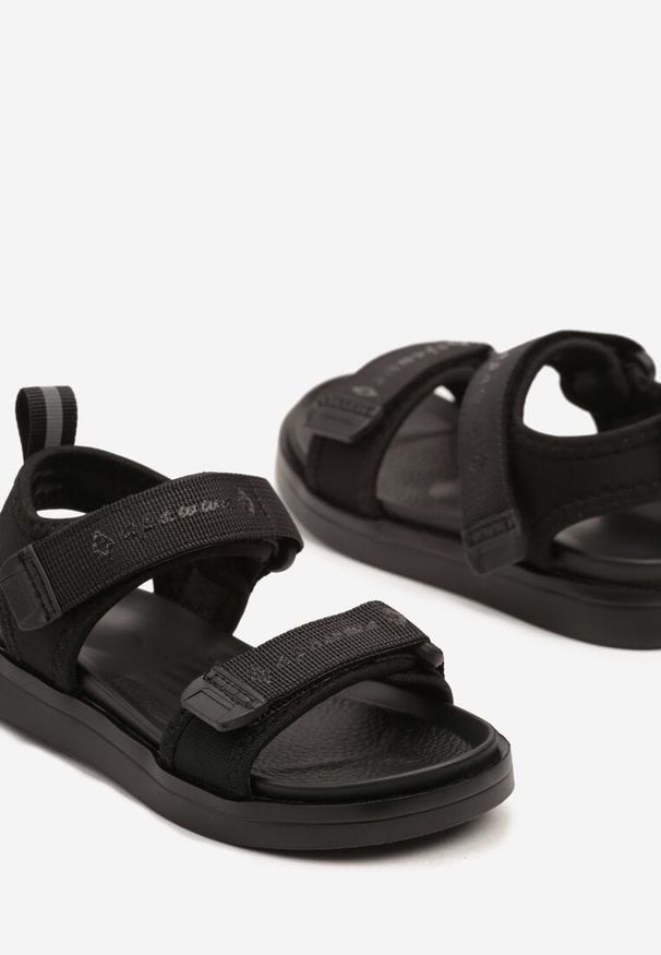 Born2be - Czarne Sandały Zapinane na Rzepy Lialurea. Okazja: na imprezę, na plażę. Zapięcie: rzepy. Kolor: czarny. Sezon: lato. Styl: elegancki