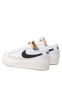 Nike Sneakersy Blazer Low Platform DJ0292 Biały. Kolor: biały. Materiał: skóra. Obcas: na platformie #5