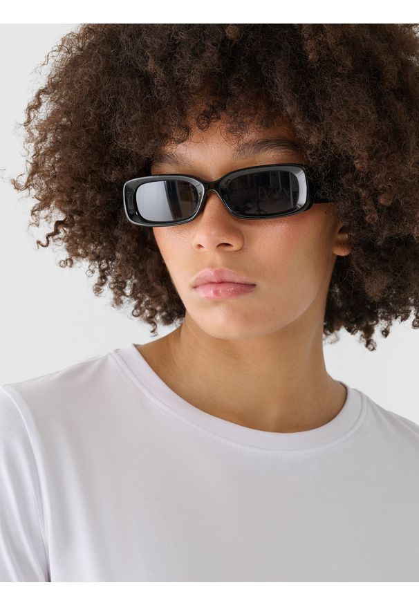 4f - 4F Longsleeve oversize gładki damski - biały S. Okazja: na co dzień. Kolor: biały. Materiał: bawełna, dzianina, jersey. Długość rękawa: długi rękaw. Długość: długie. Wzór: gładki. Styl: klasyczny, casual, sportowy