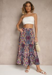 Renee - Fioletowa Spódnica z Wiskozy Ozdobiona Motywem Paisley Ellivae. Okazja: na co dzień. Kolor: fioletowy. Materiał: wiskoza. Wzór: paisley, aplikacja. Styl: elegancki, casual