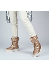 Big-Star - Śniegowce damskie Big Star, z połączenia materiału tekstylnego i syntetycznego z pikowaną metaliczną cholewką regulowanym sznurowaniem, beżowe, KK274. Zapięcie: bez zapięcia. Kolor: beżowy. Materiał: syntetyk, materiał. Szerokość cholewki: normalna. Obcas: na platformie #1