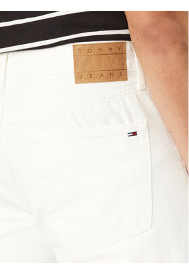 Tommy Jeans Jeansy Otis DM0DM23062 Biały Straight Fit. Kolor: biały