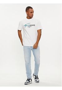 Tommy Jeans T-Shirt Spray Pop Color DM0DM18572 Biały Regular Fit. Kolor: biały. Materiał: bawełna