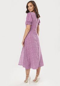 Born2be - Fioletowa Sukienka Aquineva. Kolor: fioletowy. Wzór: kwiaty. Długość: midi #3