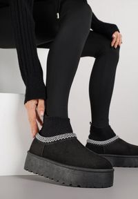 Born2be - Czarne Śniegowce VICES na Grubej Podeszwie z Haftem i Skarpetkową Cholewką Enantia. Okazja: na co dzień. Kolor: czarny. Materiał: jeans. Szerokość cholewki: normalna. Wzór: haft. Styl: casual, elegancki
