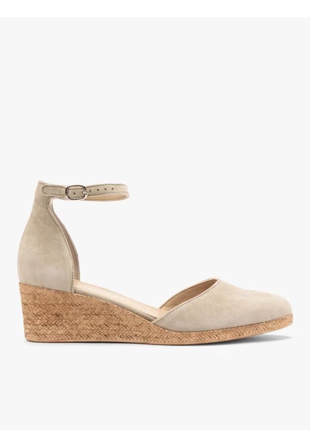 Ryłko - Welurowe czółenka na platformie. Nosek buta: okrągły. Zapięcie: pasek. Kolor: beżowy. Materiał: skóra. Szerokość cholewki: normalna. Obcas: na platformie. Styl: street