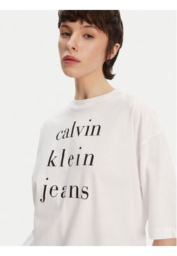 Calvin Klein Jeans T-Shirt LV047B827G Biały Relaxed Fit. Kolor: biały. Materiał: bawełna