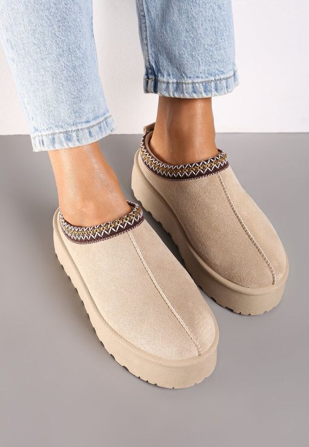 Born2be - Beżowe Śniegowce na Grubej Podeszwie z Niską Cholewką Lotitha. Okazja: na spacer. Wysokość cholewki: przed kostkę. Kolor: beżowy. Materiał: dzianina, puch. Szerokość cholewki: normalna