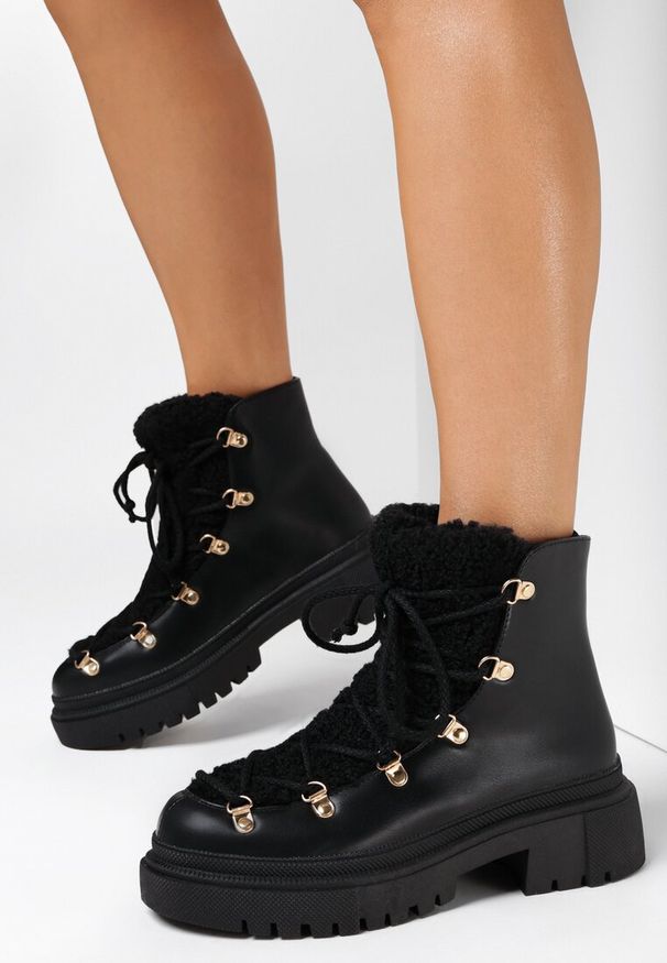 Born2be - Czarne Traperki Rema. Kolor: czarny. Materiał: materiał. Wzór: aplikacja. Styl: elegancki