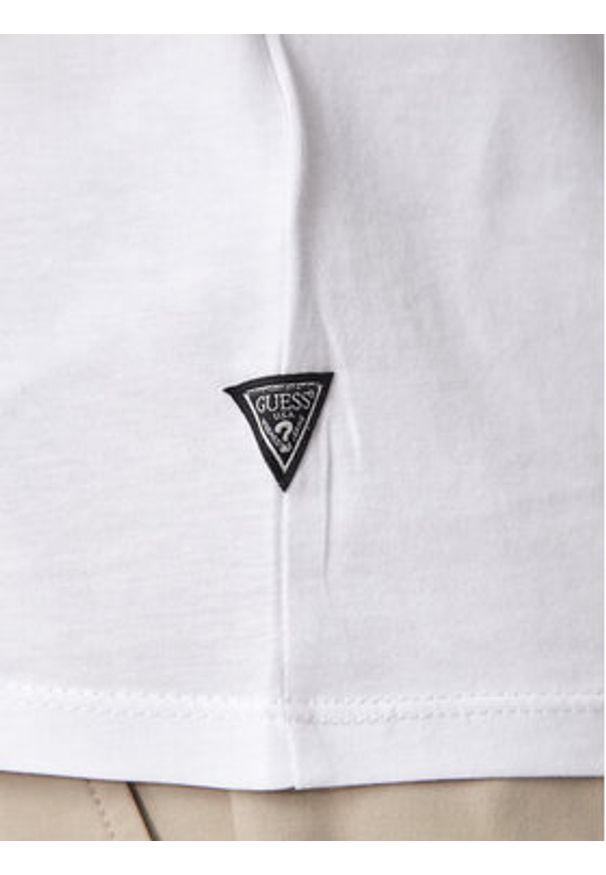 Guess T-Shirt M4YI86 K9RM1 Biały Slim Fit. Kolor: biały. Materiał: bawełna