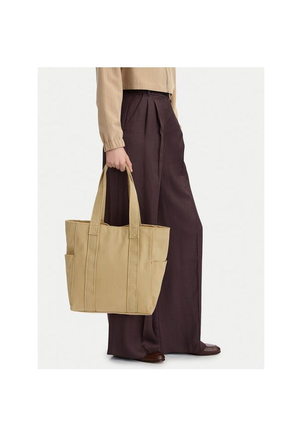 Torebka Calvin Klein. Kolor: beżowy