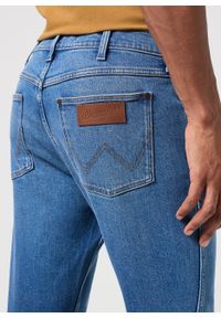 Wrangler - WRANGLER GREENSBORO MĘSKIE SPODNIE JEANSOWE DŻINSY GARNER BLUE 112350836 #4