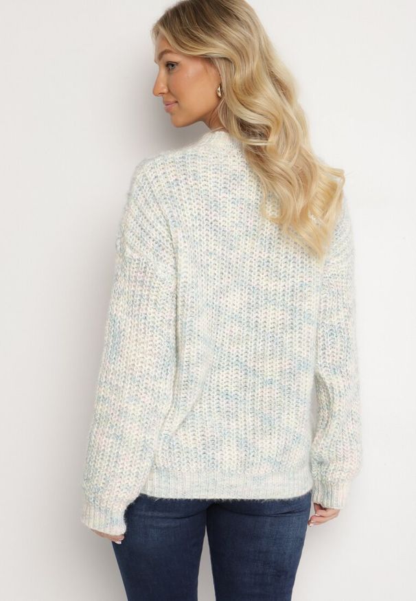 Born2be - Jasnobeżowy Sweter z Wełną z Ozdobnym Splotem Abrenevia. Kolor: beżowy. Materiał: wełna. Wzór: ze splotem. Sezon: zima