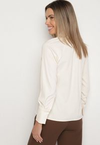 Born2be - Beżowa Bluzka Vices z Wiązaniem pod Szyją Averile. Okazja: na co dzień. Kolor: beżowy. Materiał: jeans. Styl: klasyczny, casual