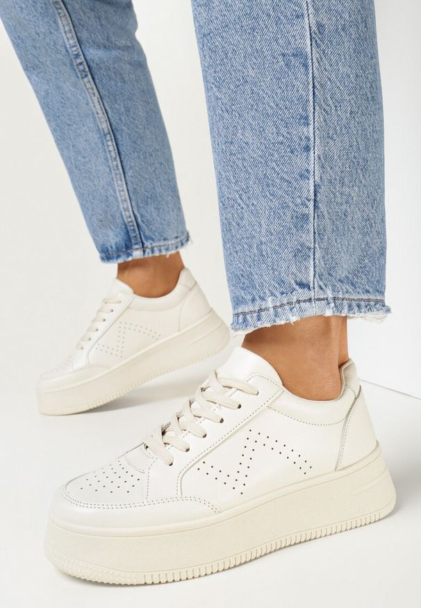 Born2be - Beżowe Sneakersy na Platformie Agnenia. Kolor: beżowy. Obcas: na platformie