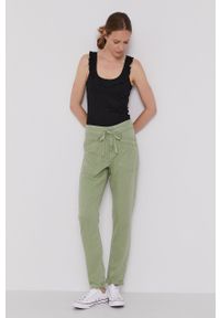 Pepe Jeans Spodnie Dash damskie kolor zielony proste medium waist. Okazja: na co dzień. Kolor: zielony. Materiał: tkanina. Styl: casual #2