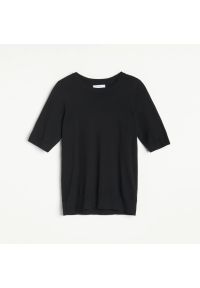 Reserved - Lekki sweter z wiskozą - Czarny. Kolor: czarny. Materiał: wiskoza