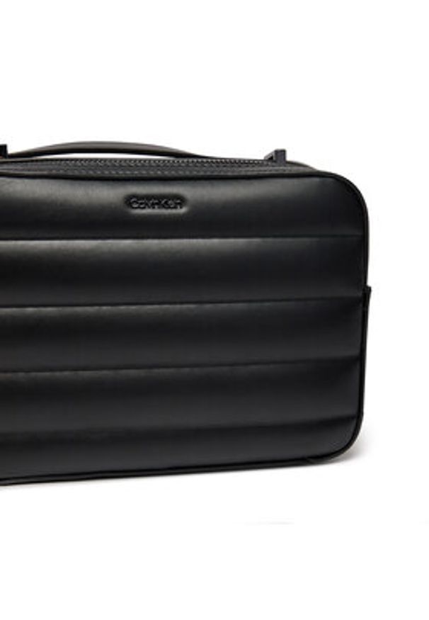 Calvin Klein Torebka Line Quilt Camera Bag K60K612114 Czarny. Kolor: czarny. Materiał: skórzane