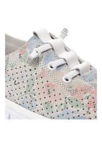 Półbuty damskie Filippo, ze skóry naturalnej perforowana cholewka wzorzysty motyw sznurowane lekka podeszwa casual, białe, DP7671/26. Okazja: na co dzień. Zapięcie: sznurówki. Kolor: biały. Materiał: skóra. Szerokość cholewki: normalna. Wzór: aplikacja. Sezon: wiosna, lato. Styl: casual #5