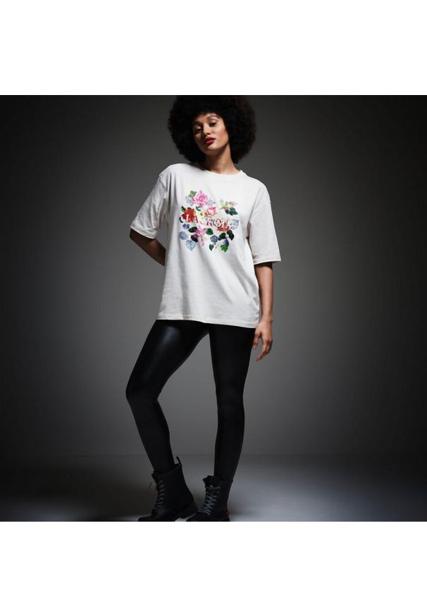 Regatta - Koszulka turystyczna damska CLR Bellegarde krótki rękaw oversize. Kolor: biały. Długość rękawa: krótki rękaw. Długość: krótkie. Sport: turystyka piesza