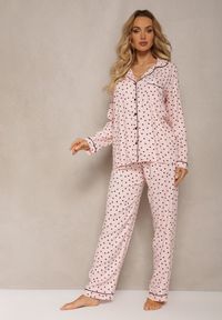 Renee - Różowy Komplet Piżamowy z Wiskozy w Print Koszula na Guziki i Spodnie z Gumką Pirosa. Kolor: różowy. Materiał: wiskoza. Długość: długie. Wzór: nadruk #1
