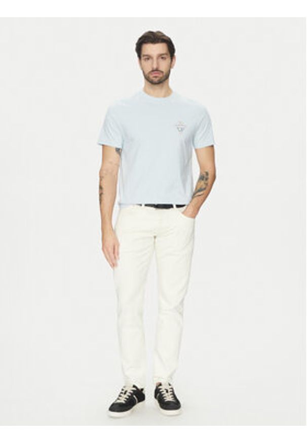 Guess Jeans T-Shirt M5GI55 K8FQ4 Błękitny Regular Fit. Kolor: niebieski. Materiał: bawełna