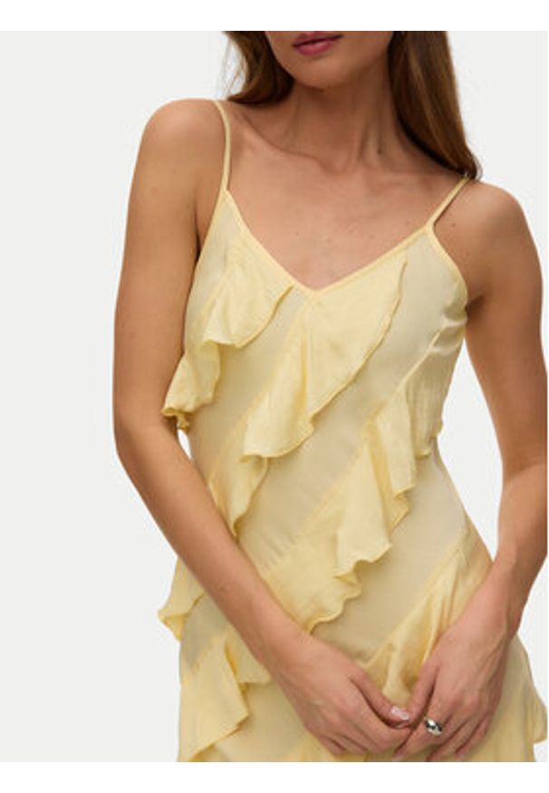 Vero Moda Sukienka wieczorowa Celyn 10348500 Żółty Regular Fit. Kolor: żółty. Materiał: syntetyk. Styl: wizytowy