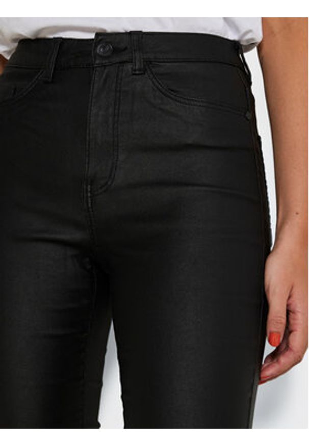 Noisy may - Noisy May Spodnie z imitacji skóry Sallie 27018425 Czarny Skinny Fit. Kolor: czarny. Materiał: wiskoza