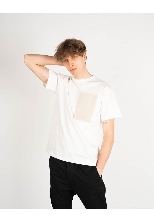 Xagon Man T-Shirt | P22082 ZX 0062 | Mężczyzna | Kremowy. Kolor: kremowy. Materiał: bawełna. Wzór: aplikacja