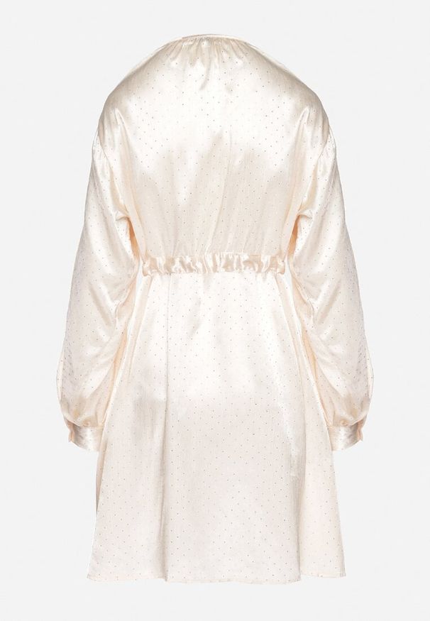 Born2be - Beżowa Satynowa Sukienka Koszulowa z Paskiem i Cyrkoniami Poledia. Okazja: na imprezę. Kolor: beżowy. Materiał: satyna. Wzór: aplikacja. Typ sukienki: koszulowe