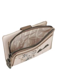 Portfel damski Anekke, z ozdobnym nadrukiem i metalowym logo zapinany na suwak wyposażony w przegrody na karty kieszeń na monety oraz miejsce na bank. Kolor: złoty. Wzór: nadruk #7