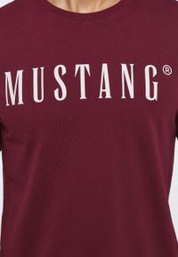 Mustang - MUSTANG STYLE ALEX C LOGO TEE MĘSKI T-SHIRT KOSZULKA NADRUK ZINFANDEL 1013221 7184. Długość rękawa: krótki rękaw. Długość: krótkie. Wzór: nadruk #2