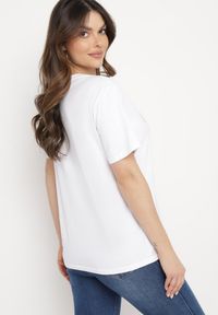 Born2be - Biały T-shirt z Bawełny Ozdobiony Nadrukiem i Koronką Naliressa. Okazja: na co dzień. Kolor: biały. Materiał: bawełna, koronka. Wzór: nadruk, aplikacja, koronka. Styl: casual, elegancki #7