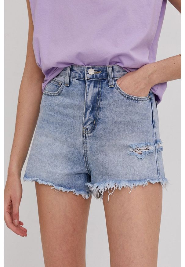Answear Lab Szorty jeansowe damskie gładkie high waist. Stan: podwyższony. Kolor: niebieski. Materiał: jeans. Wzór: gładki. Styl: wakacyjny