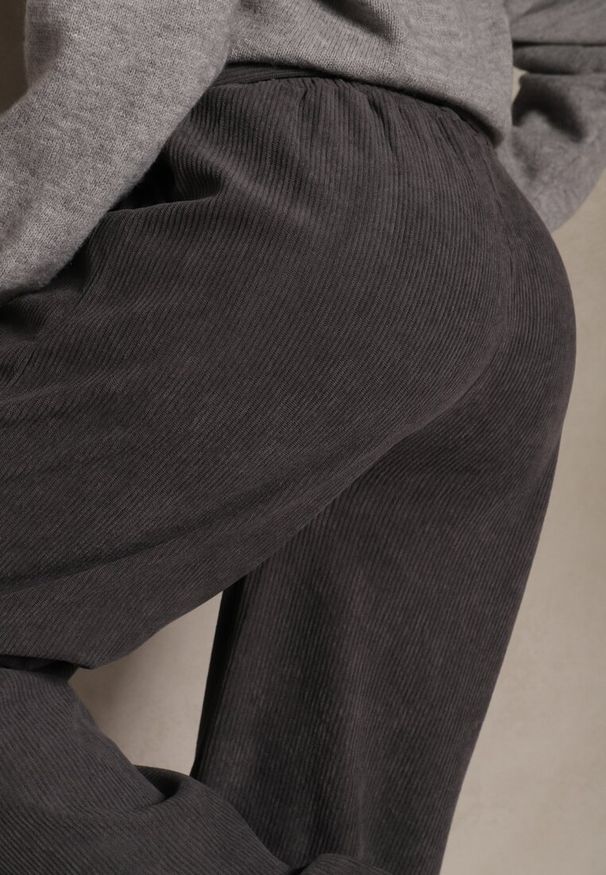 Renee - Szare Spodnie Sztruksowe o Szerokim Kroju High Waist z Paskiem Valoma. Okazja: na co dzień. Stan: podwyższony. Kolor: szary. Materiał: sztruks. Styl: retro, elegancki, casual