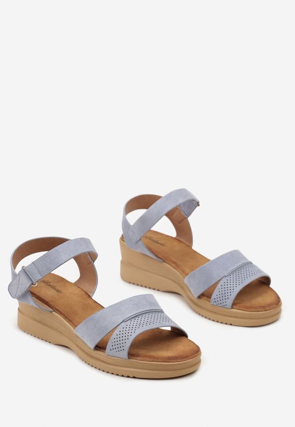 Renee - Niebieskie Sandały na Koturnie z Imitacji Zamszu na Rzep Filtressa. Okazja: na spacer, na co dzień, na spotkanie biznesowe, do pracy. Zapięcie: rzepy. Kolor: niebieski. Materiał: zamsz. Obcas: na koturnie. Styl: casual, biznesowy, elegancki