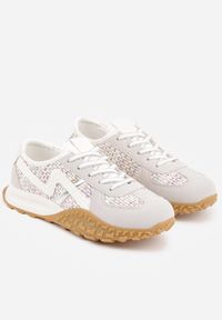 Born2be - Szare Sneakersy z Abstrakcyjną Podeszwą z Tłoczeniem i Ozdobnymi Paskami Emaliane. Okazja: na co dzień. Zapięcie: pasek. Kolor: szary #6