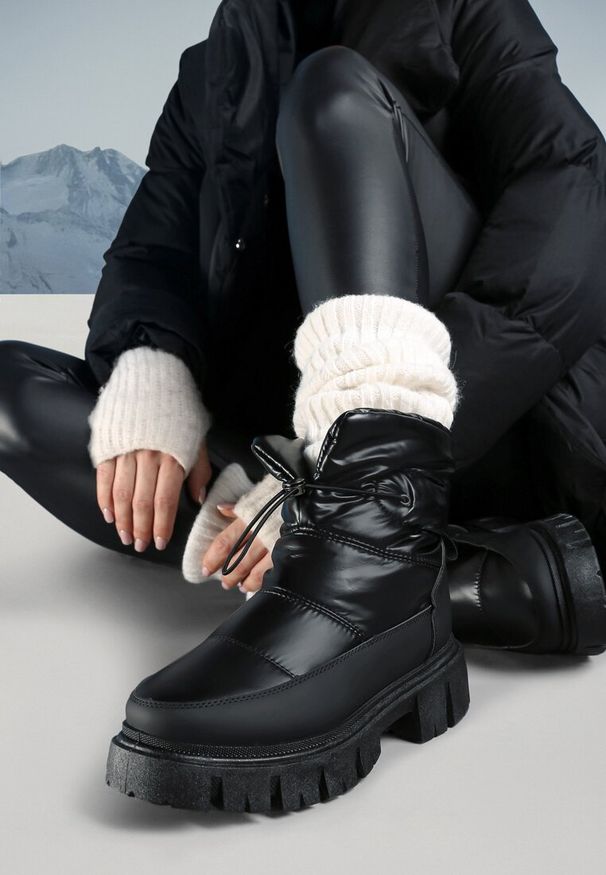 Born2be - Czarne Pikowane Śniegowce na Grubej Podeszwie ze Ściągaczem Orbica. Kolor: czarny. Materiał: dzianina, futro. Szerokość cholewki: normalna. Styl: sportowy