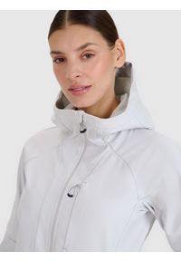 4f - 4F Kurtka softshell wiatroodporna membrana 10000 damska - szara L. Typ kołnierza: kaptur. Kolor: szary. Materiał: softshell. Długość rękawa: raglanowy rękaw. Technologia: Windstopper. Sezon: zima. Sport: wspinaczka