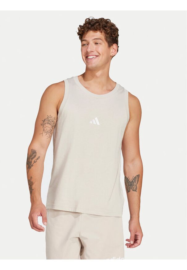 Adidas - adidas Tank top Essentials Small Logo IN6177 Beżowy Regular Fit. Kolor: beżowy. Materiał: bawełna