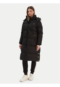 Guess Kurtka zimowa V5BL08 WGLW2 Czarny Regular Fit. Kolor: czarny. Materiał: syntetyk. Sezon: zima #1
