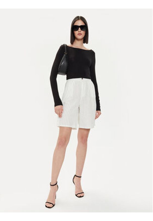 only - ONLY Bermudy Caro 15278792 Biały Loose Fit. Kolor: biały. Materiał: len, wiskoza