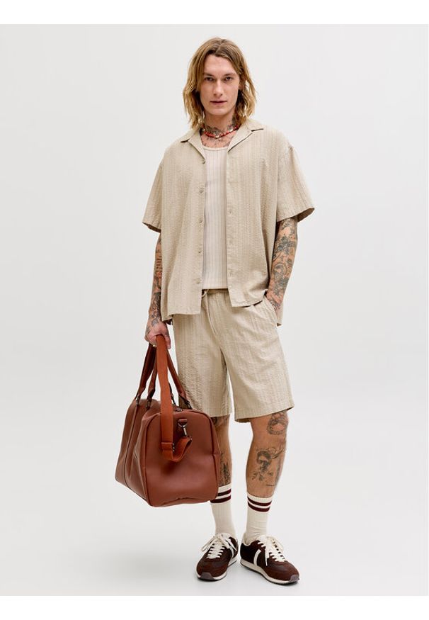 Jack & Jones Komplet koszula i szorty materiałowe Tyson 12297649 Beżowy Relaxed Fit. Kolor: beżowy. Materiał: bawełna
