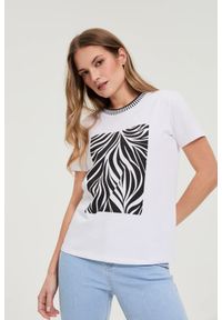 MOODO - T-shirt z nadrukiem biały. Kolor: biały. Materiał: bawełna, elastan. Wzór: nadruk #1