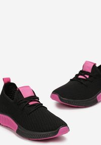 Born2be - Czarno-Fuksjowe Buty Sportowe Refika. Nosek buta: okrągły. Zapięcie: bez zapięcia. Kolor: czarny. Materiał: materiał, prążkowany. Szerokość cholewki: normalna. Wzór: jednolity #4
