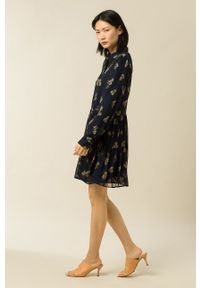 IVY & OAK - Ivy Oak Sukienka Dunia mini oversize. Kolor: niebieski. Materiał: tkanina. Długość rękawa: długi rękaw. Typ sukienki: oversize. Długość: mini