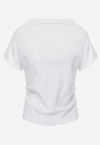 Born2be - Biały Bawełniany T-shirt z Marszczeniem w Talii i Dekoltem w Łódkę Savorith. Okazja: na co dzień, na spotkanie biznesowe, do pracy. Kolor: biały. Materiał: bawełna. Styl: casual, biznesowy, elegancki #2