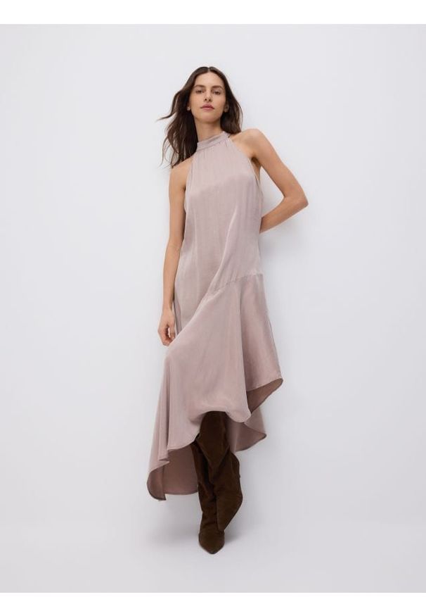Reserved - Sukienka z lyocellem - beżowy. Kolor: beżowy. Materiał: wiskoza. Typ sukienki: asymetryczne