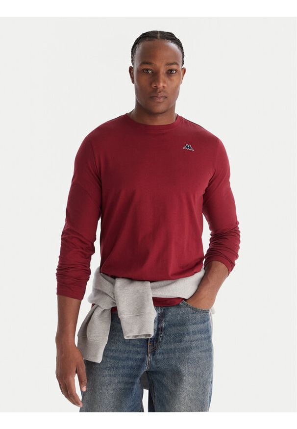 Robe di Kappa Longsleeve 631189W Czerwony Slim Fit. Kolor: czerwony. Materiał: bawełna. Długość rękawa: długi rękaw