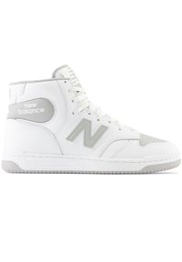 Buty męskie New Balance BB480SCD – białe. Okazja: na co dzień. Wysokość cholewki: przed kolano. Kolor: biały. Materiał: materiał, syntetyk, dresówka, skóra. Szerokość cholewki: normalna. Sport: turystyka piesza #1